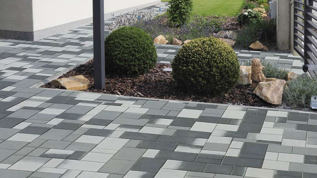 Fedezze fel a Semmelrock térkövek prémium világát a Premiumterko.hu-n! Ismerje meg, hogyan teheti kertjét, teraszát vagy udvarát stílusossá, tartóssá és harmonikussá minőségi burkolatokkal.